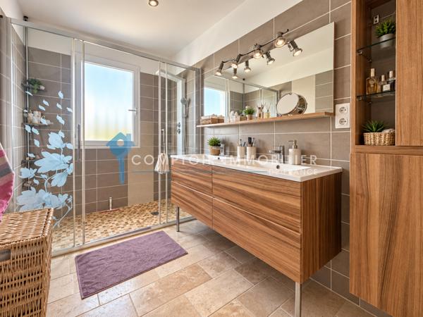 Villa 4 pièce(s) 3 chambre(s) 111 m²