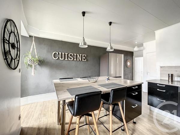 Appartement F6 à vendre  6 pièces - 138,60 m2 HERICOURT - 70