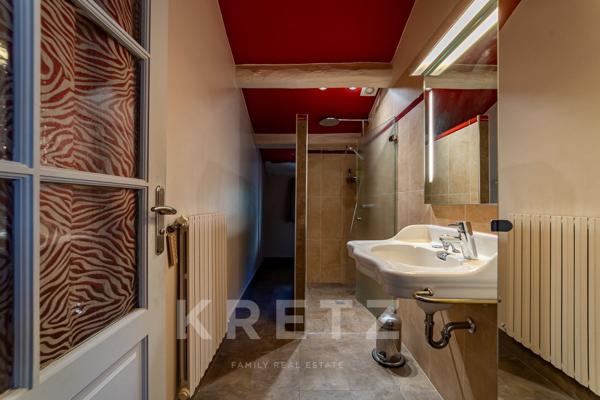 VIEUX VILLAGE DES ANGLES – DEMEURE DE CARACTÈRE DU XVIIIᵉ SIÈCLE AVEC PISCINE ET GARAGE