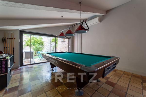 VIEUX VILLAGE DES ANGLES – DEMEURE DE CARACTÈRE DU XVIIIᵉ SIÈCLE AVEC PISCINE ET GARAGE