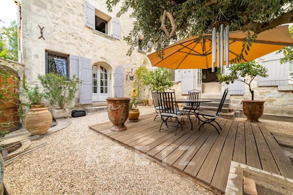 VIEUX VILLAGE DES ANGLES – DEMEURE DE CARACTÈRE DU XVIIIᵉ SIÈCLE AVEC PISCINE ET GARAGE