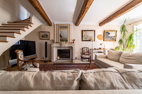 VIEUX VILLAGE DES ANGLES – DEMEURE DE CARACTÈRE DU XVIIIᵉ SIÈCLE AVEC PISCINE ET GARAGE