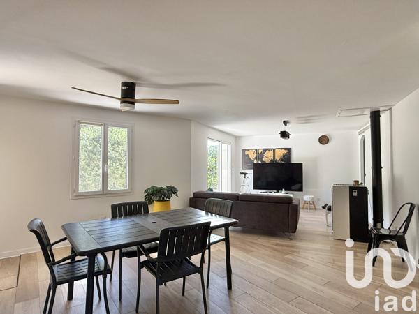 Maison 5 pièces de 104 m² à Salles (33770)