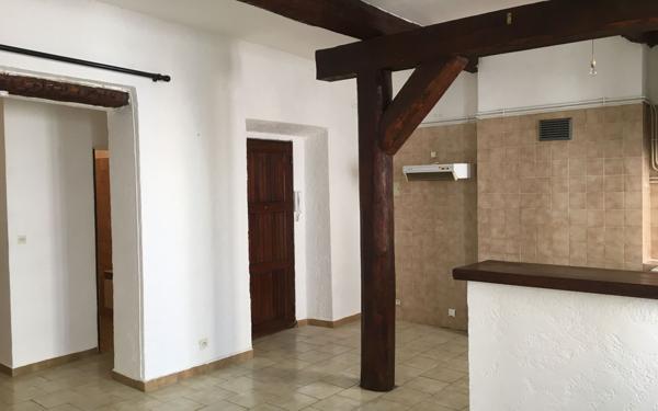 Immeuble à vendre    2 pièces • 227 m2 Toulon