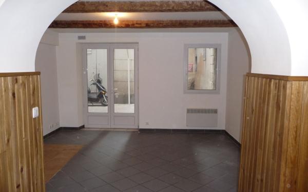 Immeuble à vendre    2 pièces • 227 m2 Toulon