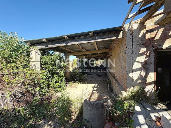 Grande propriété de 1.2 ha à rénover avec vue exceptionnelle sur l'étang, le village pittoresque de Bages et les Pyrénées Narbonne