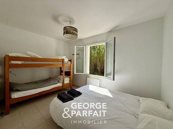 LES GRENETTES ? Propriété 2 maisons, 6 chambres, terrain 1 265 m² à quelques pas de l'océan