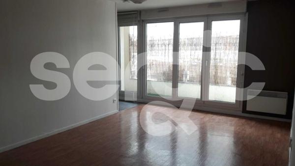 Location 2 Pieces 50 59800 Lille 13 0196 04 0444