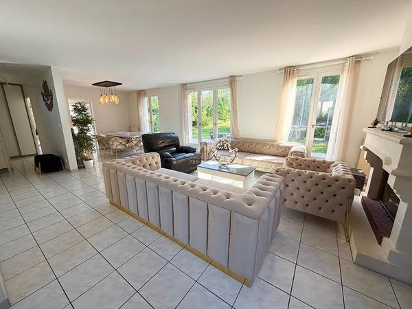 Maison Courdimanche 8 pièce(s) 165.19m2 519 900 € **  - Référence  2314