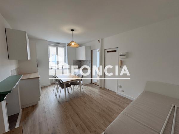 Location Studio meublé 18.9 m² - Laval 53000