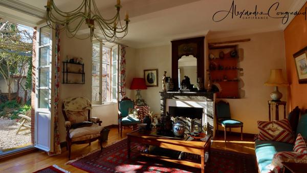 Dourgne centre - Maison de caractère 360 m², 10 chambres avec gîte, proche commerce et groupe scolaire