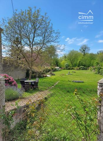 À VENDRE en Exclusivité – Beau terrain constructible –