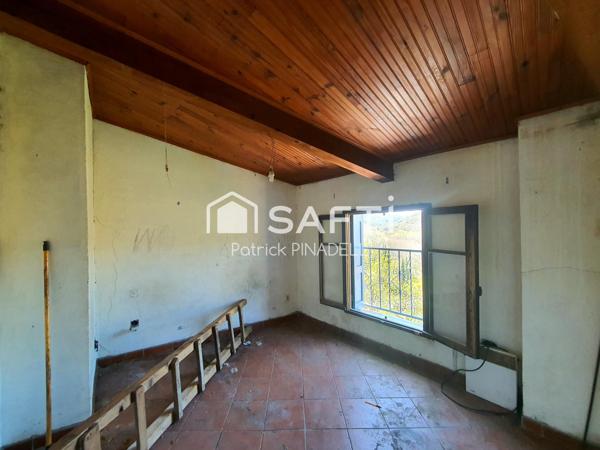 Maison en pierre de 59 m² à Latour-De-France à rénover entièrement