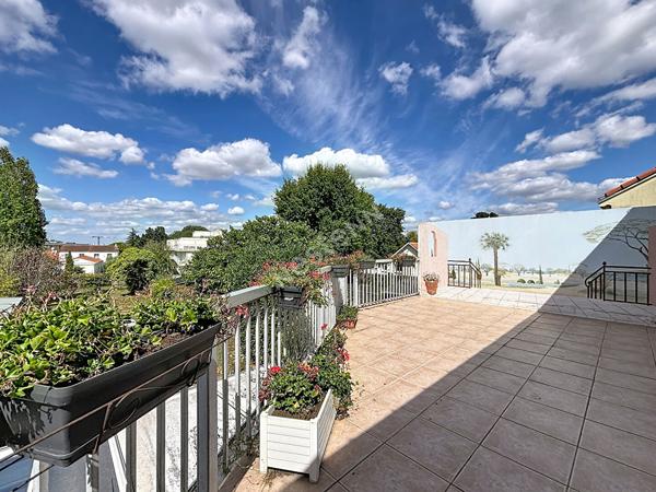 A vendre : Maison familiale de 7 pièces avec un joli jardin et garage- Rezé