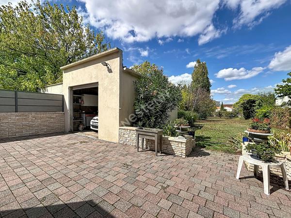 A vendre : Maison familiale de 7 pièces avec un joli jardin et garage- Rezé