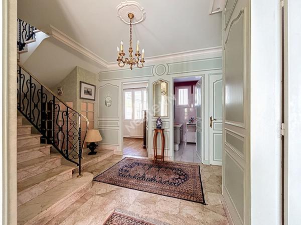 A vendre : Maison familiale de 7 pièces avec un joli jardin et garage- Rezé
