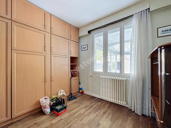 A vendre : Maison familiale de 7 pièces avec un joli jardin et garage- Rezé