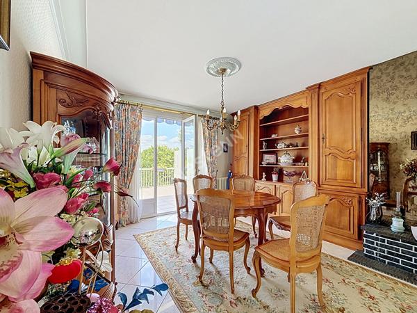A vendre : Maison familiale de 7 pièces avec un joli jardin et garage- Rezé