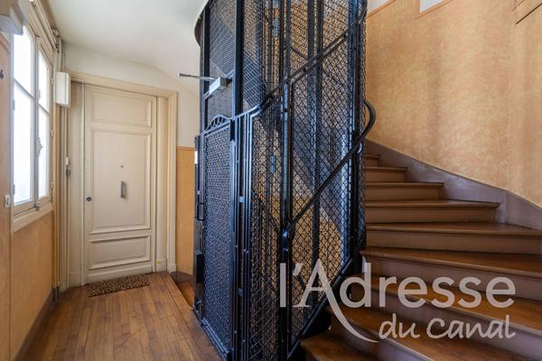 Appartement d'angle en étage élevé avec vue de rêve