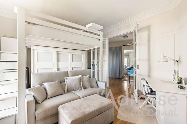 Appartement d'angle en étage élevé avec vue de rêve