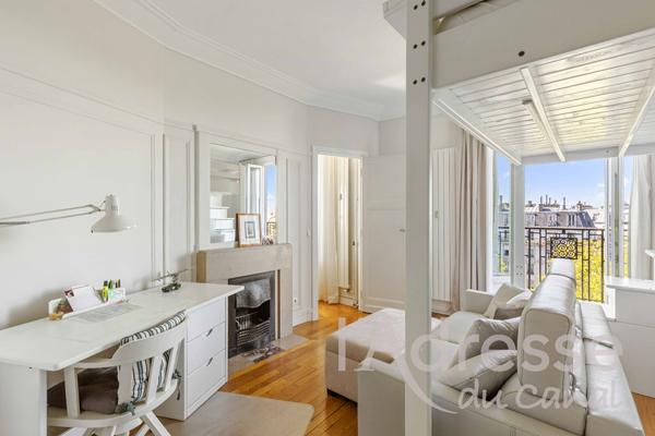Appartement d'angle en étage élevé avec vue de rêve