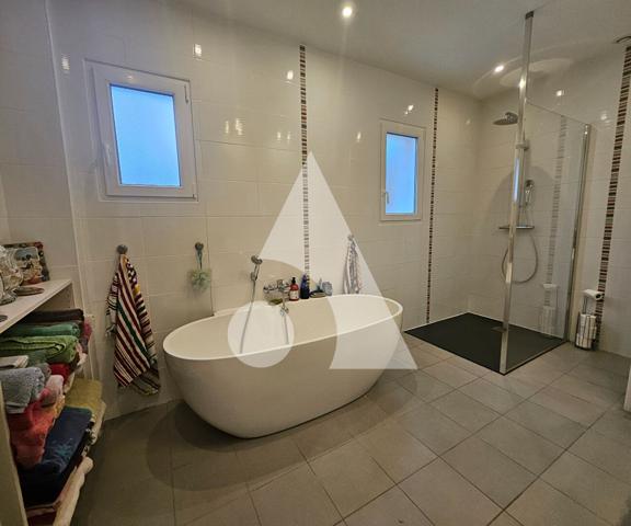 Maison 5 pièces 135.61 m2