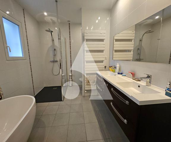 Maison 5 pièces 135.61 m2