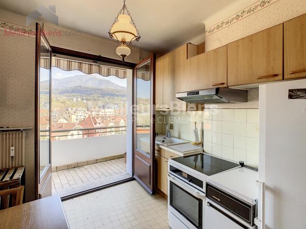 Chambéry Centre ville T3 de 61 m² traversant