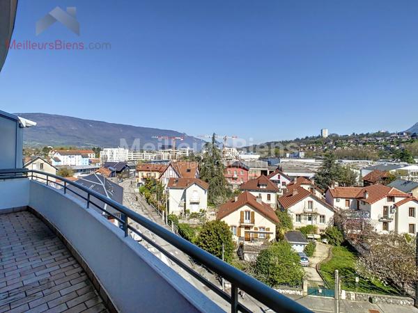 Chambéry Centre ville T3 de 61 m² traversant