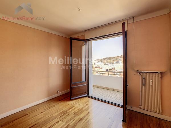 Chambéry Centre ville T3 de 61 m² traversant