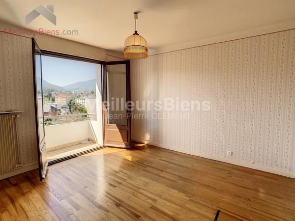 Chambéry Centre ville T3 de 61 m² traversant