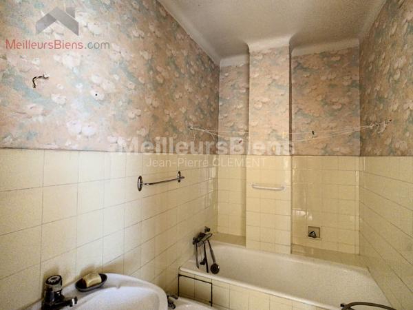 Chambéry Centre ville T3 de 61 m² traversant
