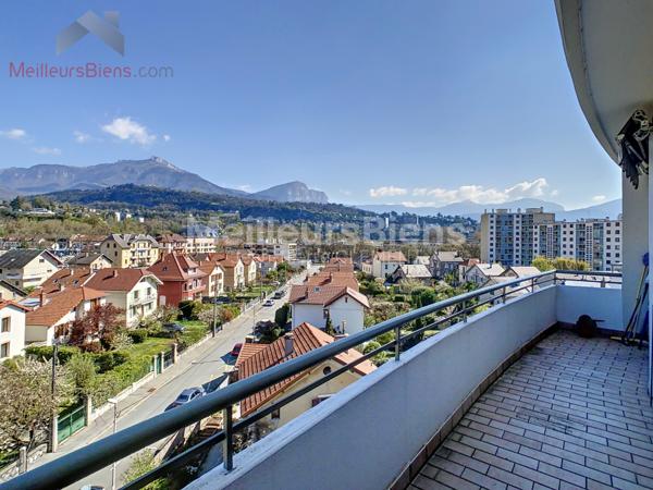 Chambéry Centre ville T3 de 61 m² traversant