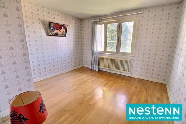 Beau potentiel, sejour lumineux, secteur prisé, grand large, sous sol complet