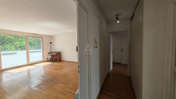 Appartement F5 au 1er étage 4 chambres 2 parkings