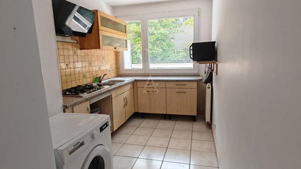 Appartement F5 au 1er étage 4 chambres 2 parkings