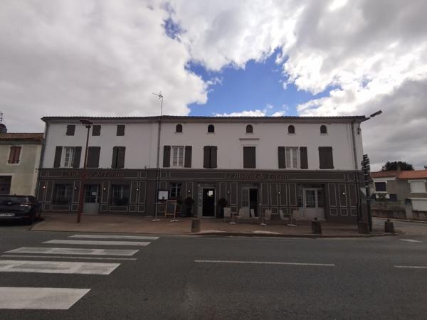 Murs commerciaux 547.61 m²