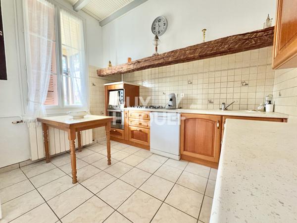 Maison familiale avec du cachet à GROS potentiel au coeur du Teich