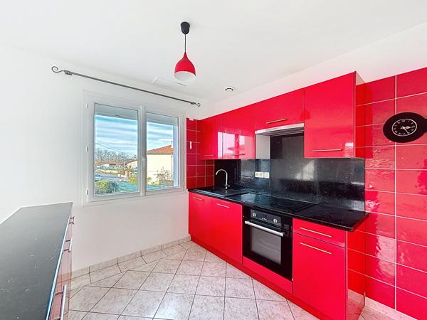 A vendre Maison 97m2, 6 pièces avec jardin et garage à Seissan