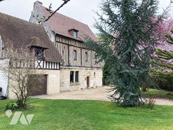 Située à 20 min de Bernay et à 14 min du Neubourg, l'étude vous présentent un Manoir du XVII° s...