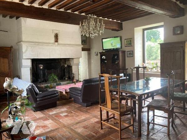 Située à 20 min de Bernay et à 14 min du Neubourg, l'étude vous présentent un Manoir du XVII° s...