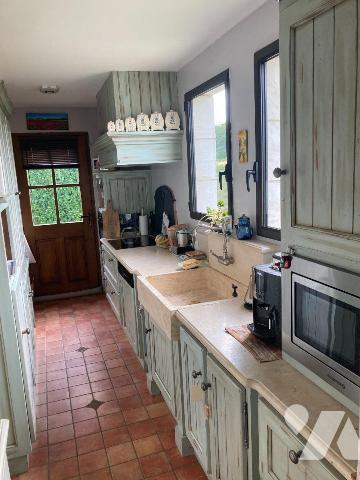 Située à 20 min de Bernay et à 14 min du Neubourg, l'étude vous présentent un Manoir du XVII° s...