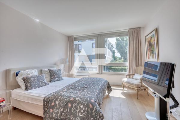 Appartement Rueil Malmaison 5 pièce(s) 105.56 m2 €695 000 ** - Référence 19190