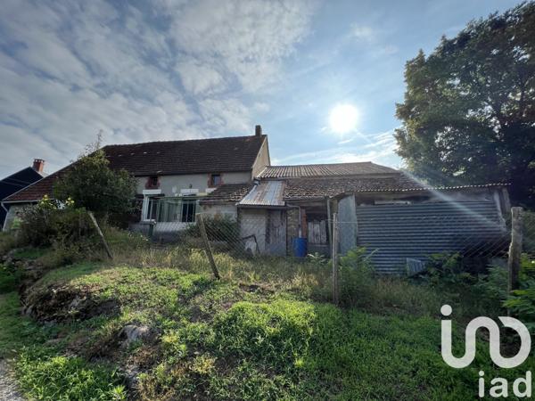 Maison 2 pièces de 49 m² à Saint-Sulpice-les-Feuilles (87160)