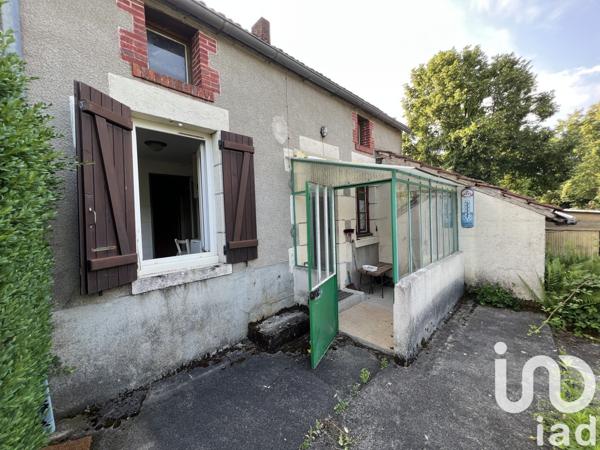 Maison 2 pièces de 49 m² à Saint-Sulpice-les-Feuilles (87160)