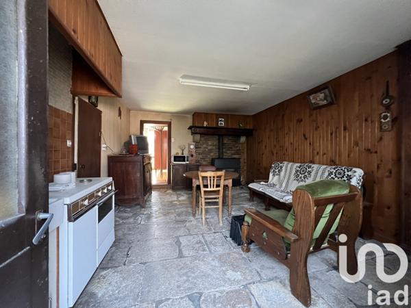 Maison 2 pièces de 49 m² à Saint-Sulpice-les-Feuilles (87160)