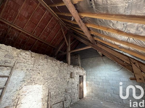 Maison 2 pièces de 49 m² à Saint-Sulpice-les-Feuilles (87160)