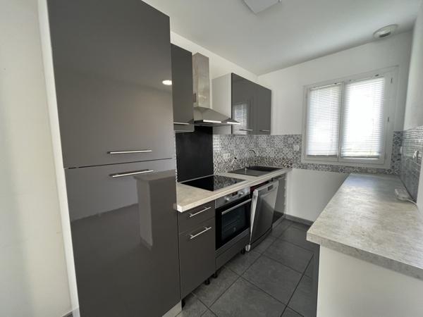 Maison à louer 1 080 € CC Biscarrosse 3 p 71 m² DPE A
