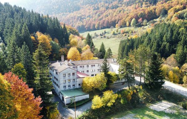 Immeuble de 1 686 m²