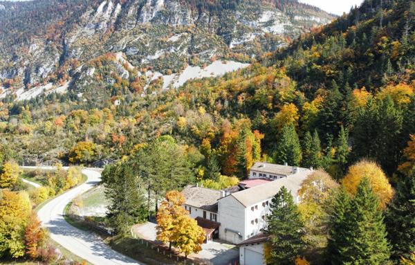 Immeuble de 1 686 m²